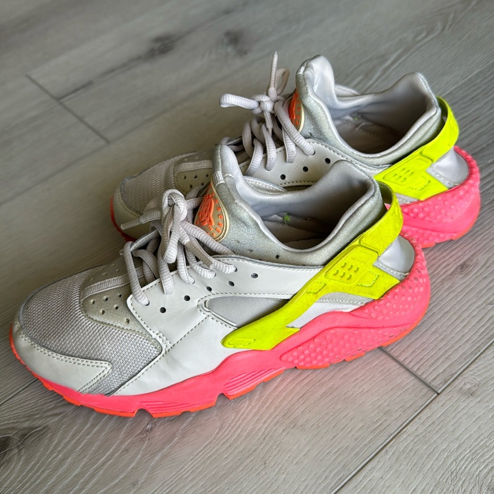 Nike Air Huarache Run Desert Sand Volt Hot Punch 634835-033